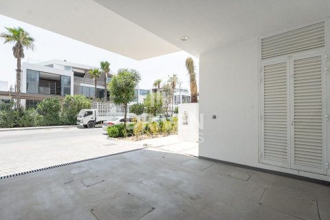 Снять в аренду таунхаус в Аль-Барари, Дубай: 4 спальни, 180.23м², № 129312 - фото 9