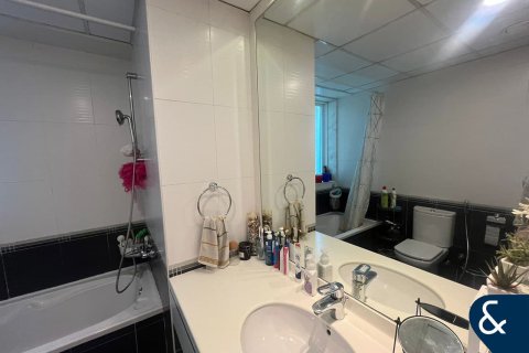 Apartamento en Jumeirah Lake Towers, Dubai, 2 dormitorios, 179 m², № 91245 - foto 17