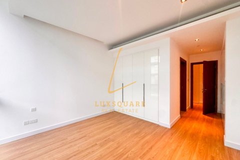 Apartment in Al Wasl, Dubai 3 bedrooms, 215 sq.m. № 123205 - photo 11