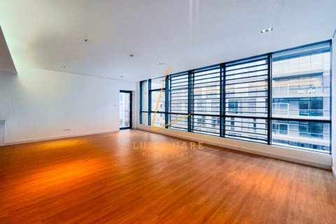 Apartment in Al Wasl, Dubai 3 bedrooms, 215 sq.m. № 123205 - photo 19