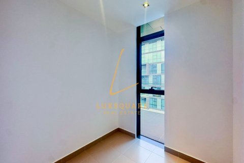 Apartment in Al Wasl, Dubai 3 bedrooms, 215 sq.m. № 123205 - photo 12