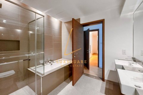 Apartment in Al Wasl, Dubai 3 bedrooms, 215 sq.m. № 123205 - photo 21