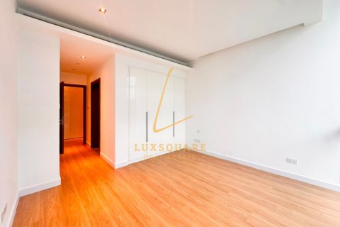 Apartment in Al Wasl, Dubai 3 bedrooms, 215 sq.m. № 123205 - photo 10