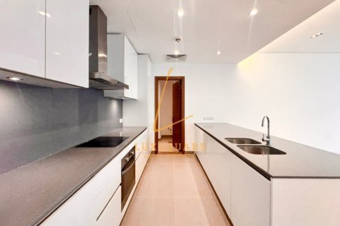 Apartment in Al Wasl, Dubai 3 bedrooms, 215 sq.m. № 123205 - photo 5