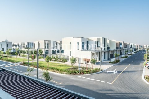 Снять в аренду таунхаус в Joy, Arabian Ranches 3, Дубай: 3 спальни, 128.57775200м², № 123713 - фото 2
