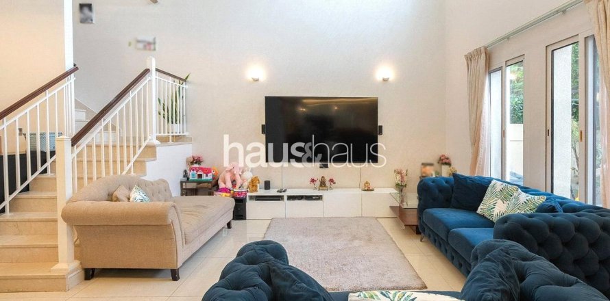 Вилла в The Lakes, Дубай, 3 спальни, 268м², № 44156
