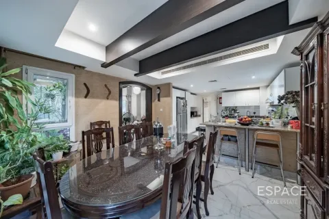 Villa en The Lakes, Dubai, 3 dormitorios, 270 m², № 122500 - foto 4