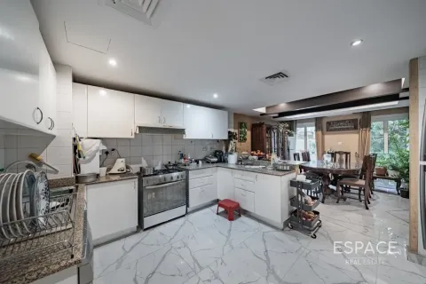 Villa en The Lakes, Dubai, 3 dormitorios, 270 m², № 122500 - foto 6