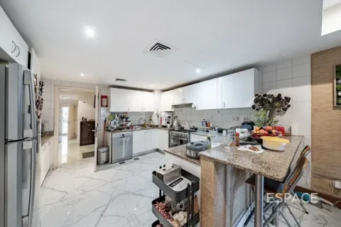 Villa en The Lakes, Dubai, 3 dormitorios, 270 m², № 122500 - foto 5
