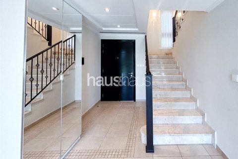 Villa in Jumeirah Park, Dubai 3 bedrooms, 285 sq.m. № 43492 - photo 3