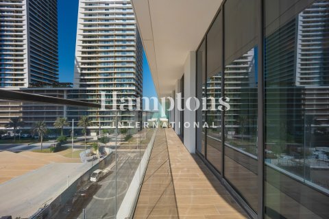 Apartment in Dubai Harbour, Dubai 3 bedrooms, 178.19910236 sq.m. № 108791 - photo 9
