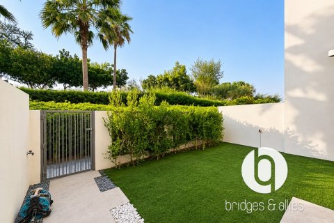 Villa in Tilal Al Ghaf, Dubai 3 bedrooms, 199 sq.m. № 135100 - photo 11
