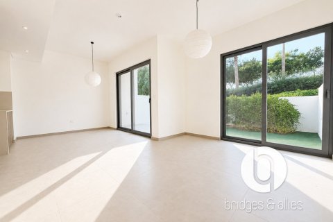 Villa in Tilal Al Ghaf, Dubai 3 bedrooms, 199 sq.m. № 135100 - photo 16