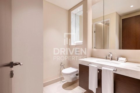 Снять в аренду квартиру в The Address Residence Fountain Views, Даунтаун Дубай (Даунтаун Бурдж Дубай), Дубай: 2 спальни, 134.9м², № 129382 - фото 2