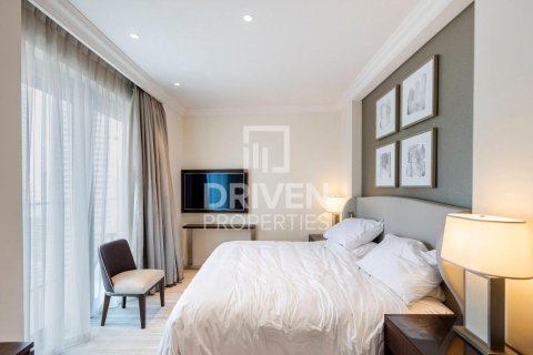 Снять в аренду квартиру в The Address Residence Fountain Views, Даунтаун Дубай (Даунтаун Бурдж Дубай), Дубай: 2 спальни, 134.9м², № 129382 - фото 4