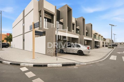 Villa en Murooj Al Furjan, Al Furjan, Dubai, 4 dormitorios, 223.99 m², № 138847 - foto 2