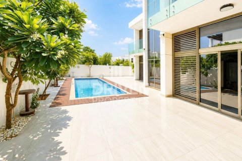Villa en District One, Mohammed Bin Rashid City, Dubai, 5 dormitorios, 780.39 m², № 140229 - foto 3