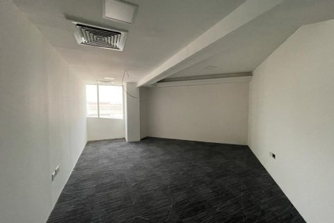 Снять в аренду офис в Al Quoz Industrial Area, Al Quoz, Дубай: 7000м², № 534 - фото 6