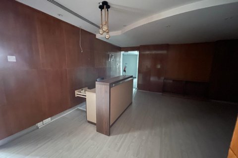 Снять в аренду офис в Al Quoz Industrial Area, Al Quoz, Дубай: 7000м², № 534 - фото 7