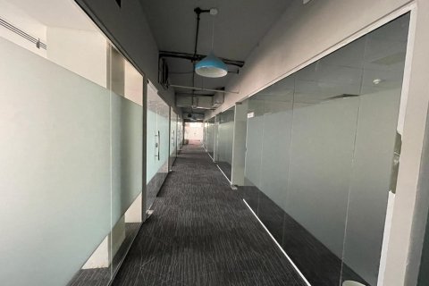 Снять в аренду офис в Al Quoz Industrial Area, Al Quoz, Дубай: 7000м², № 534 - фото 8