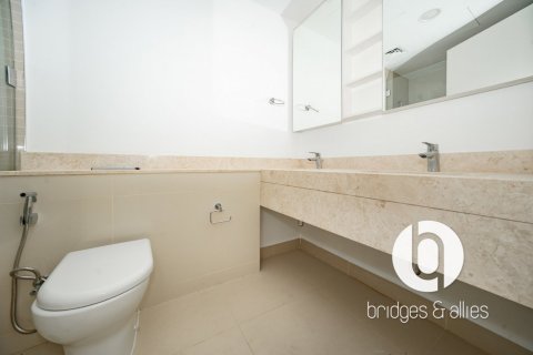 Снять в аренду виллу в Дубай Хилс Эстейт, Дубай: 5 спален, 254м², № 132981 - фото 14