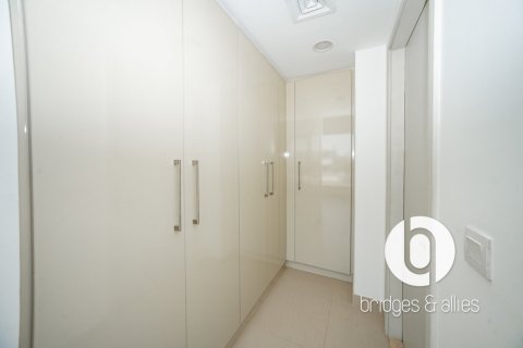 Снять в аренду виллу в Дубай Хилс Эстейт, Дубай: 5 спален, 254м², № 132981 - фото 24