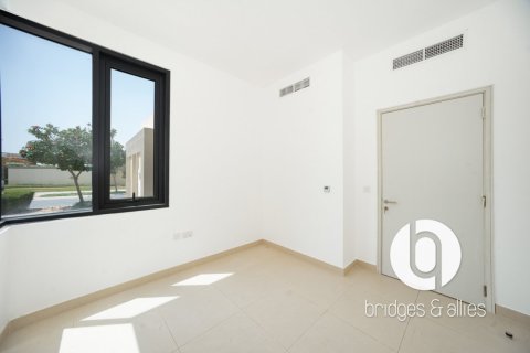 Снять в аренду виллу в Дубай Хилс Эстейт, Дубай: 5 спален, 254м², № 132981 - фото 8