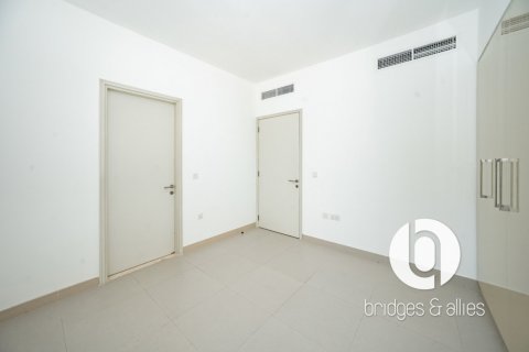 Снять в аренду виллу в Дубай Хилс Эстейт, Дубай: 5 спален, 254м², № 132981 - фото 2