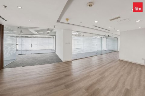 Office in Dubai 294.2 sq.m. № 125017