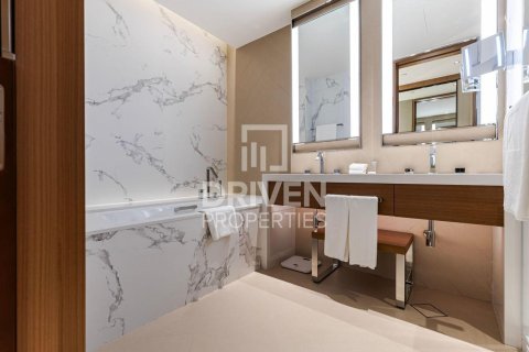 Снять в аренду квартиру в The Address Residences Dubai Opera, Даунтаун Дубай (Даунтаун Бурдж Дубай), Дубай: 3 спальни, 146.32м², № 128936 - фото 13