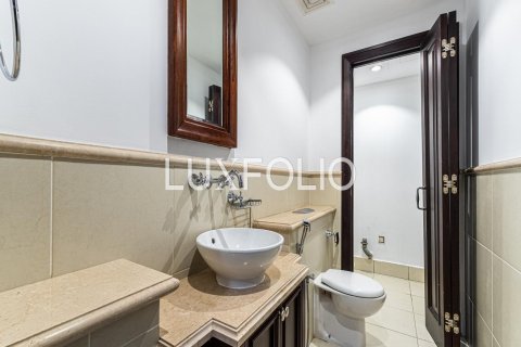 Снять в аренду квартиру в Old Town, Дубай: 2 спальни, 120м², № 46147 - фото 5