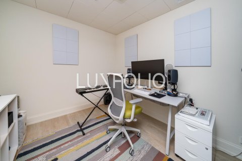 Apartment in Emaar 6 Towers, Dubai Marina, Dubai 2 bedrooms, 146 sq.m. № 46146 - photo 16