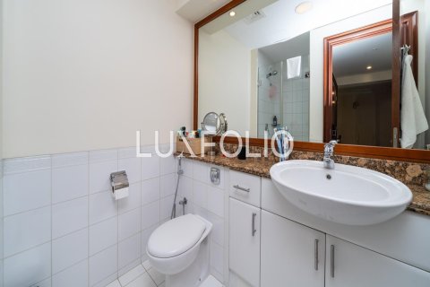 Apartment in Emaar 6 Towers, Dubai Marina, Dubai 2 bedrooms, 146 sq.m. № 46146 - photo 17