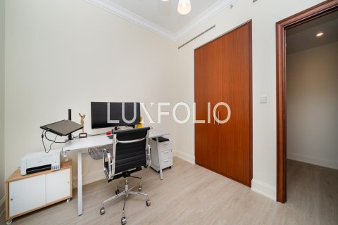 Apartment in Emaar 6 Towers, Dubai Marina, Dubai 2 bedrooms, 146 sq.m. № 46146 - photo 15