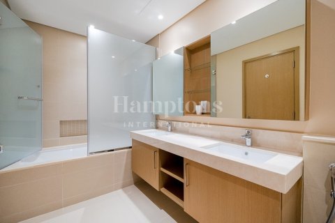 Apartment in The Address Dubai Marina, Dubai Marina, Dubai 2 bedrooms, 110.24 sq.m. № 111967