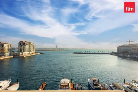 Apartment in Dubai 4 bedrooms, 307.1 sq.m. № 141647