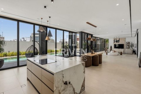 Вилла в Nad Al Sheba 1, Nadd Al Sheba, Дубай, 5 спален, 930.24м², № 142830