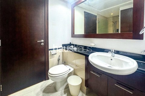 Apartment in The Views, Dubai 2 bedrooms, 118 sq.m. № 44905 - photo 10