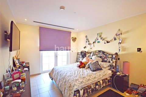 Villa in Legacy, Jumeirah Park, Dubai 5 bedrooms, 436 sq.m. № 44891 - photo 7