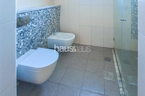 Villa in Legacy, Jumeirah Park, Dubai 5 bedrooms, 436 sq.m. № 44891 - photo 10