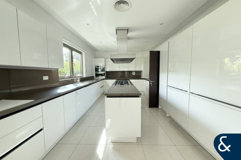 Снять в аренду виллу в Signature Villas, Пальма Джумейра, Дубай: 6 спален, 1364м², № 79187 - фото 2