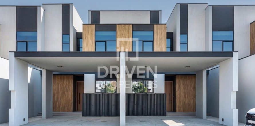 Adosado en Mudon, Dubai, 3 dormitorios, 204.57 m², № 136358