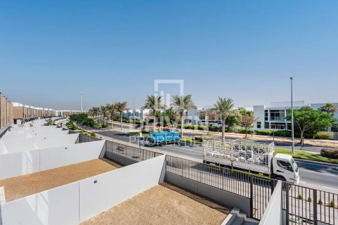 Adosado en Mudon, Dubai, 3 dormitorios, 204.57 m², № 136358 - foto 3