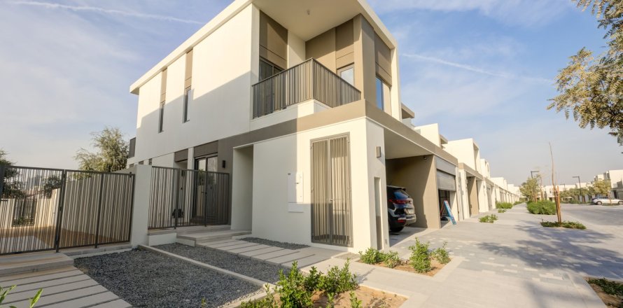 Вилла в Dubai Sports City, Дубай, 4 спальни, 213м², № 123804