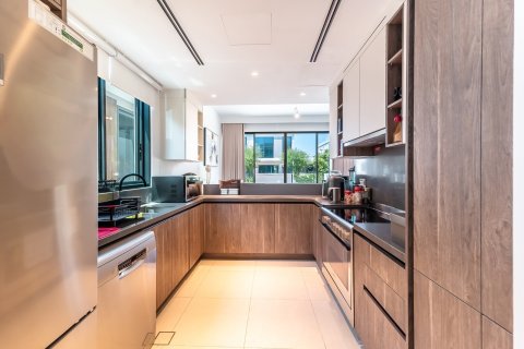 Villa en Dubai Sports City, Dubai, 4 dormitorios, 377 m², № 123805 - foto 3