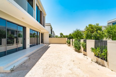 Villa en Dubai Sports City, Dubai, 4 dormitorios, 377 m², № 123805 - foto 27