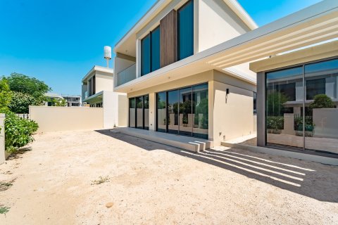Villa en Dubai Sports City, Dubai, 4 dormitorios, 377 m², № 123805 - foto 23