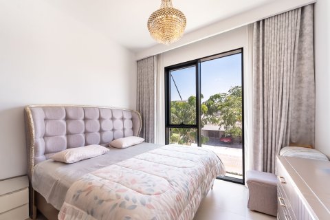 Villa en Dubai Sports City, Dubai, 4 dormitorios, 377 m², № 123805 - foto 12