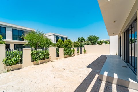 Villa en Dubai Sports City, Dubai, 4 dormitorios, 377 m², № 123805 - foto 24