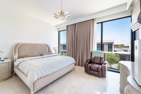 Villa en Dubai Sports City, Dubai, 4 dormitorios, 377 m², № 123805 - foto 19
